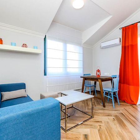 El Mar Apartments بار الغرفة الصورة