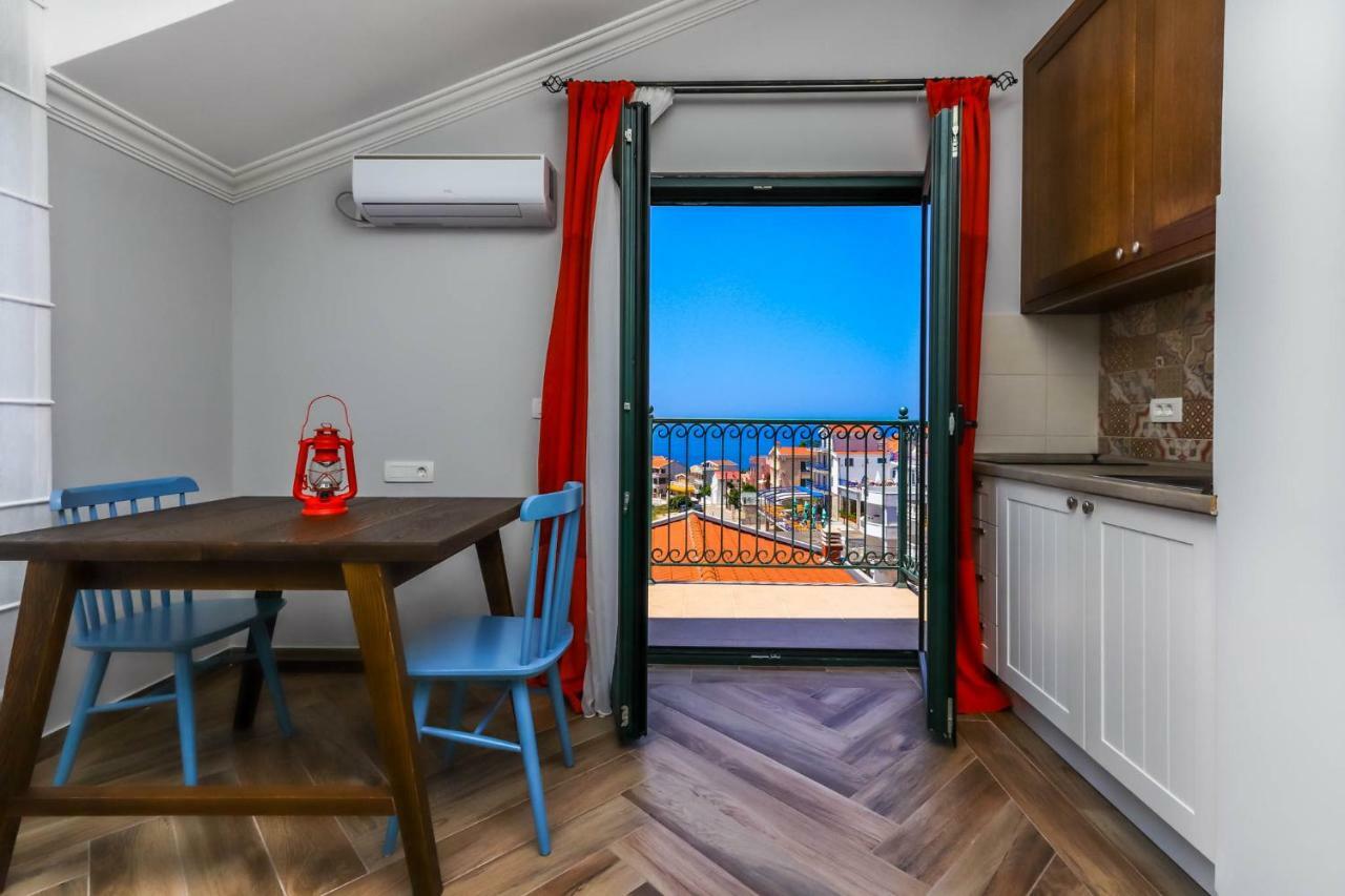 El Mar Apartments بار المظهر الخارجي الصورة