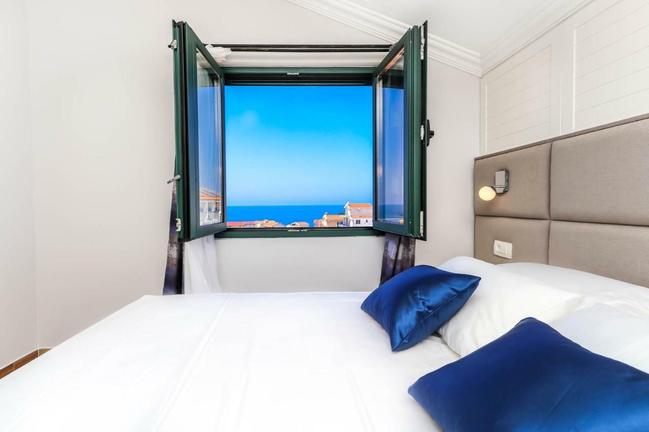El Mar Apartments بار المظهر الخارجي الصورة
